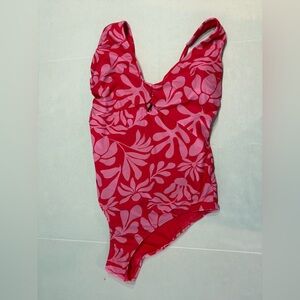 Shade & Shore Target one piece swimsuit size large, red and pink pattern, used